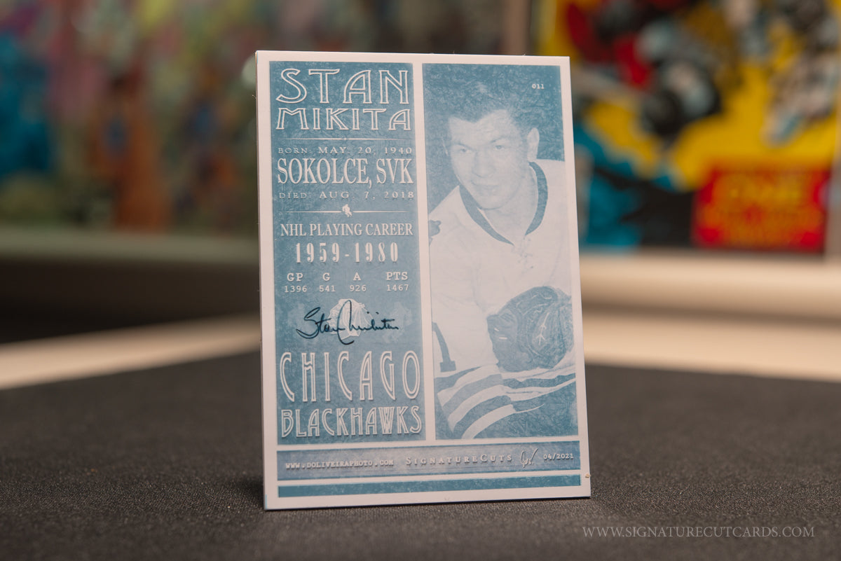 Stan Mikita Chicago Blackhawks Vintage Signature Cut Card