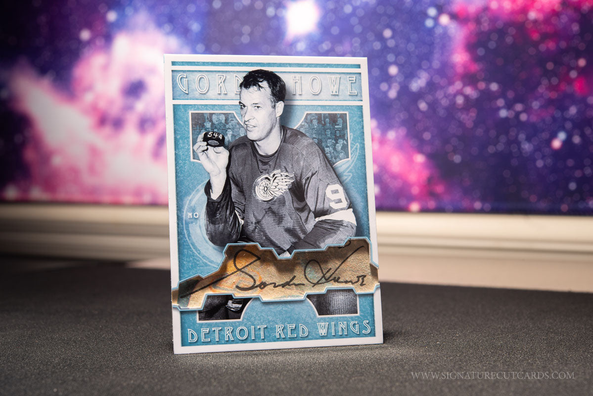 Gordie Howe Detroit Red Wings Vintage Signature Cut Card