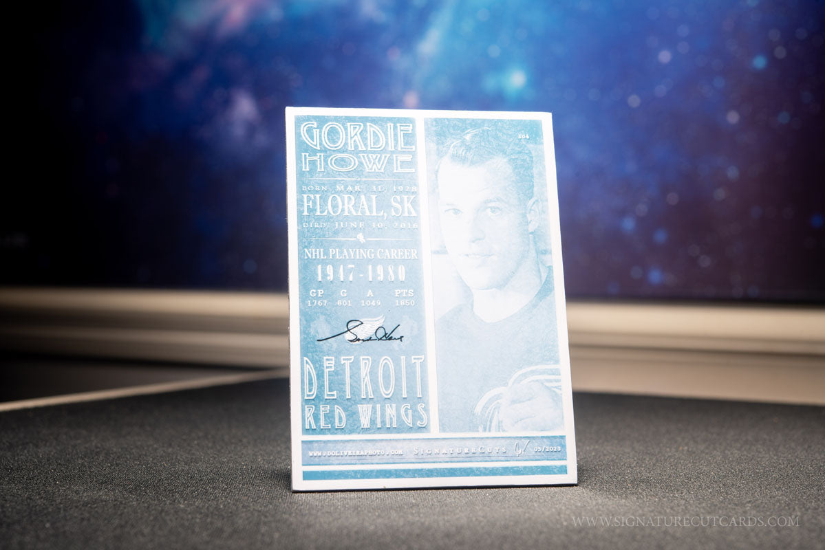 Gordie Howe Detroit Red Wings Vintage Signature Cut Card